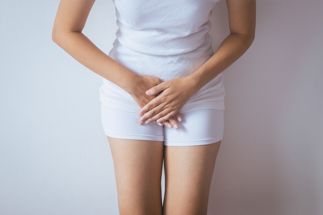 Urinine incontinence in a woman and treatment with female capsules